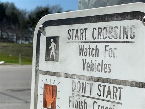 Austin could limit Barton Springs Road vehicle traffic in 1-year safety pilot